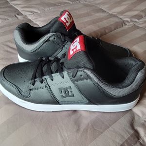 Men's DC shoes